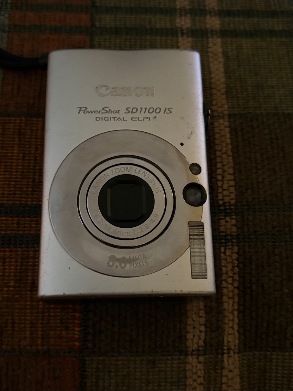 Canon PowerShot SD1100IS ( Digital ELPH) Silver, 8MP